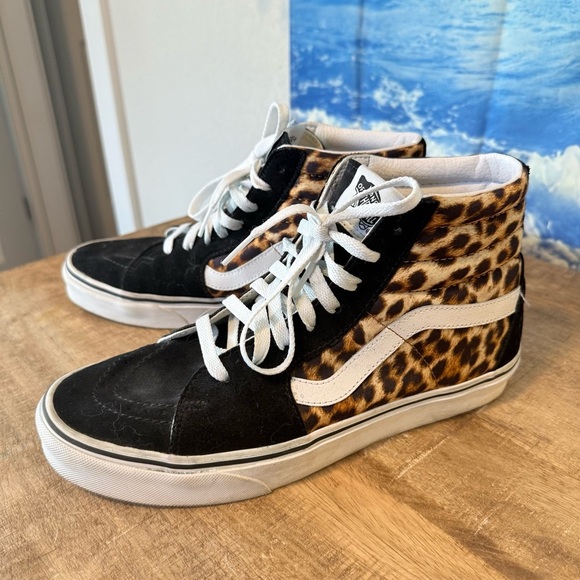 Vans Black and White Skateboard Shoes - Picture 1 of 6